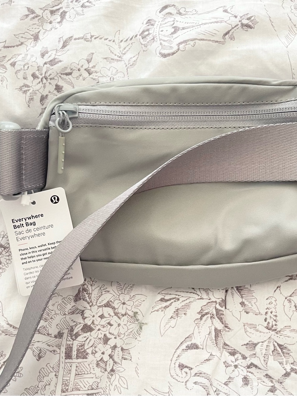 Lululemon Everywhere Belt Bag - Picture 2 of 5